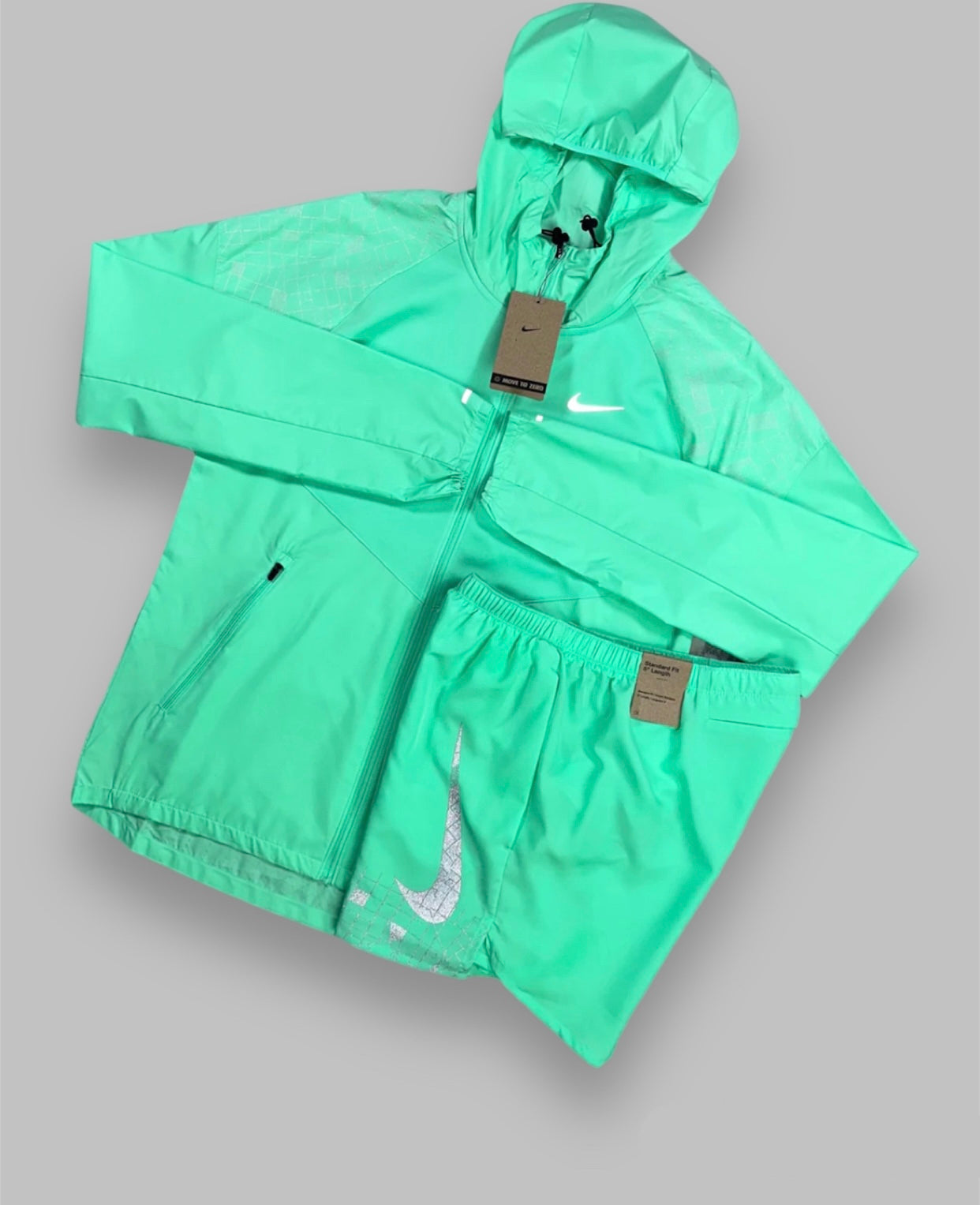 NIKE WINDRUNNER RUNNING JACKET / SHORTS - MINT